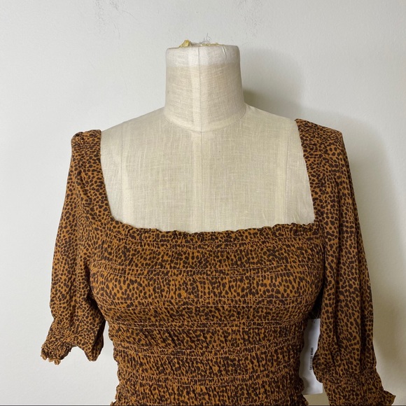 UO Giselle Smocked Cropped Top - Picture 6 of 8